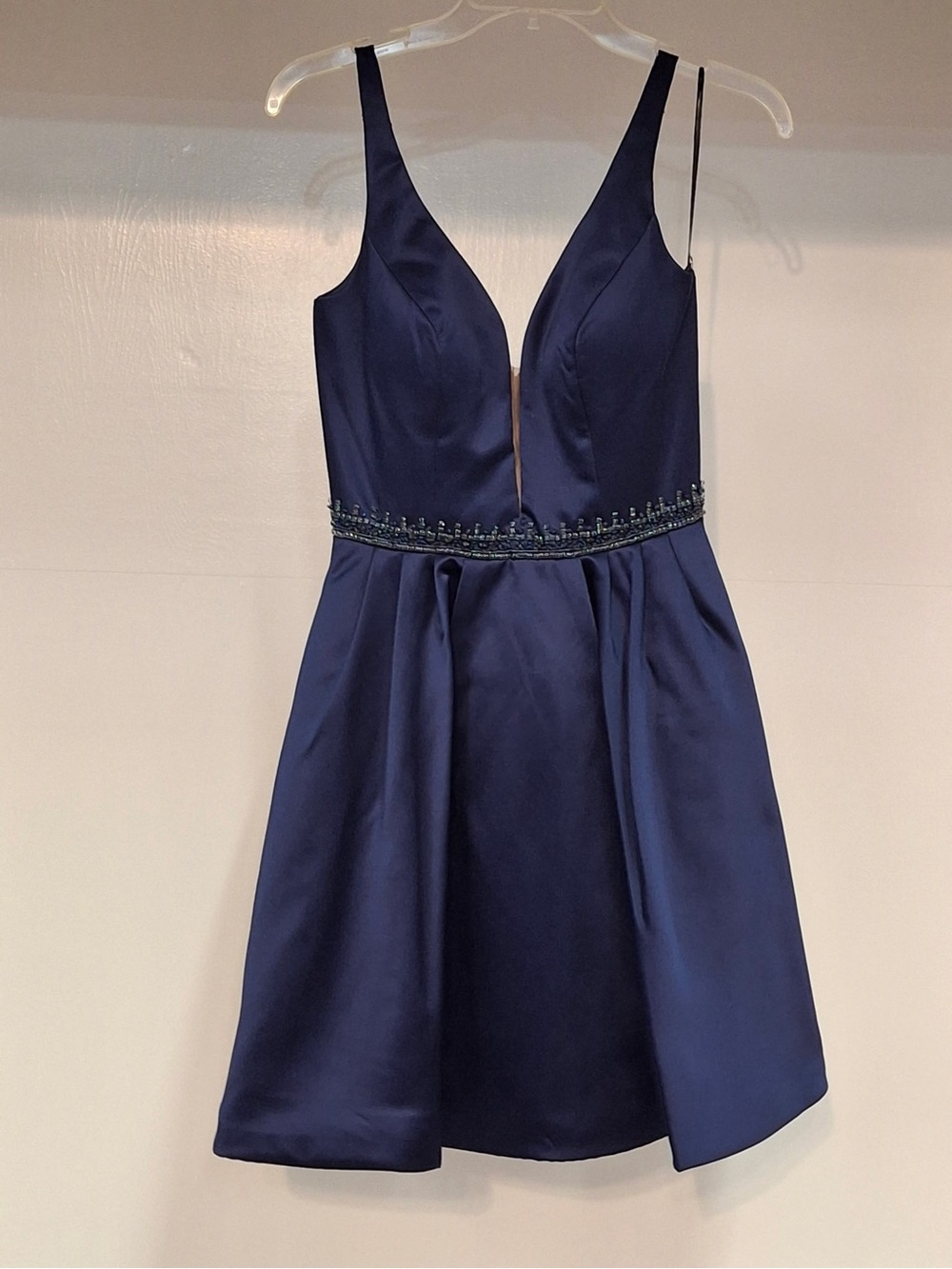 NWT Sherri Hill Navy V-Neck HOCO Dress with Beaded Waist